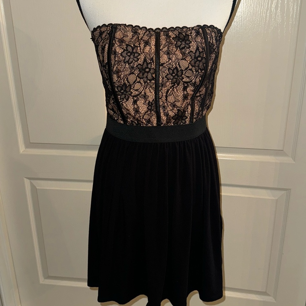 ELLE - Corset Lace Dress - Size 8